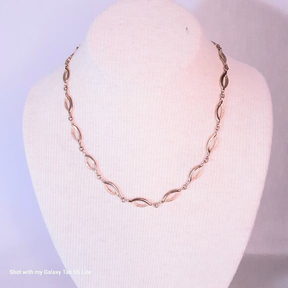 Sarah Coventry Choker Necklace Gold Tone Smooth And Textured Loops Hook Clasp - Picture 1 of 7